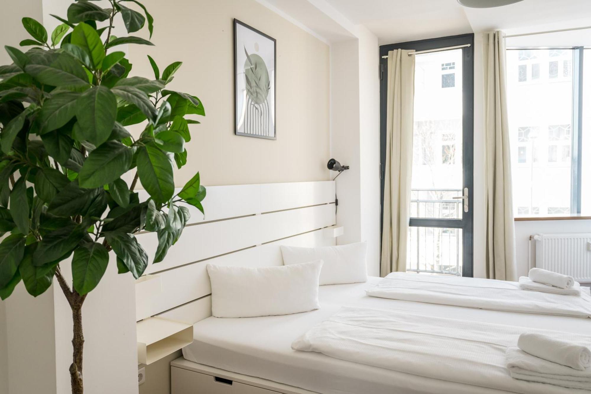 Fantastic 2 Bedroom Apartment Берлин Екстериор снимка