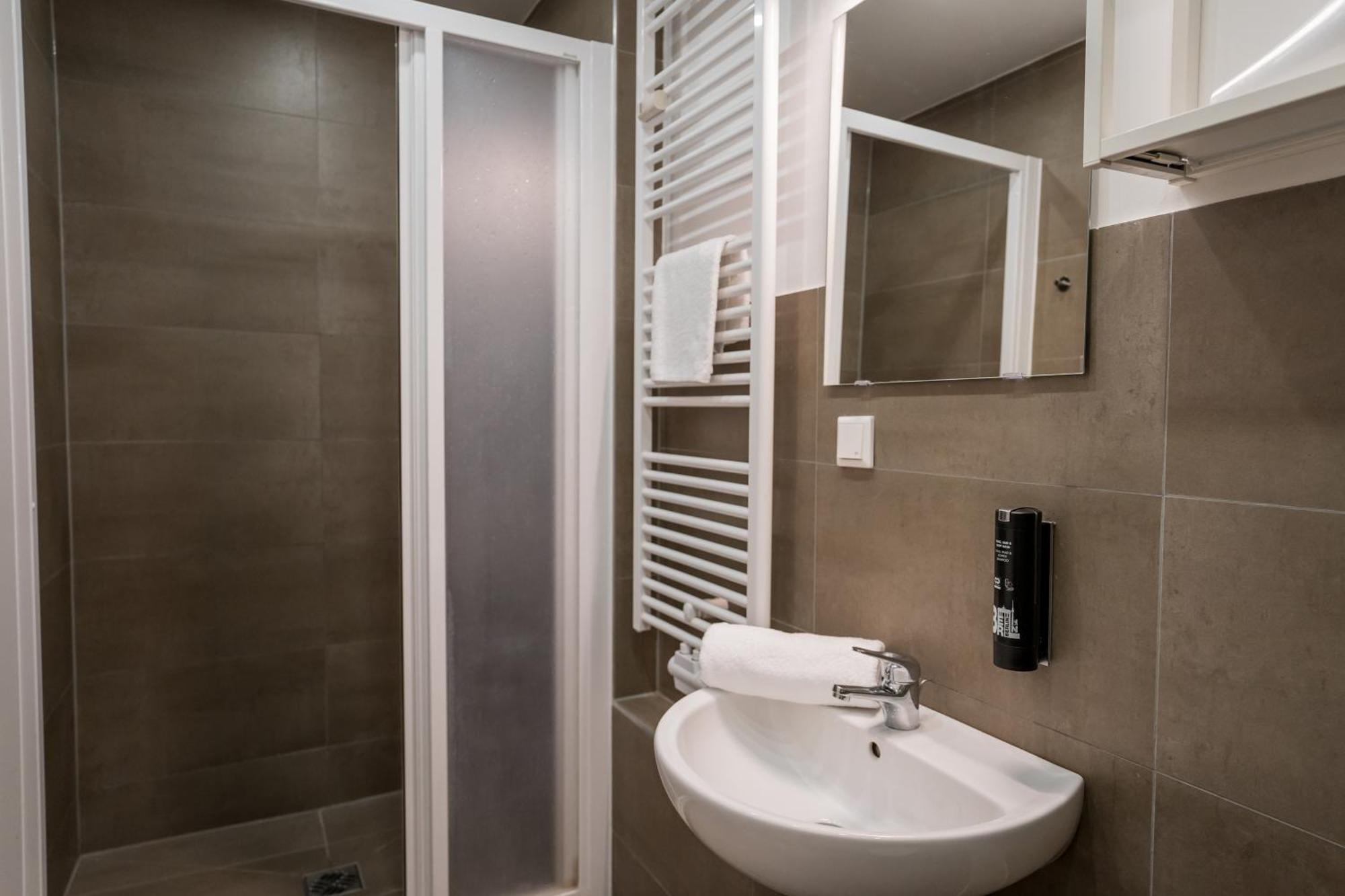 Fantastic 2 Bedroom Apartment Берлин Екстериор снимка