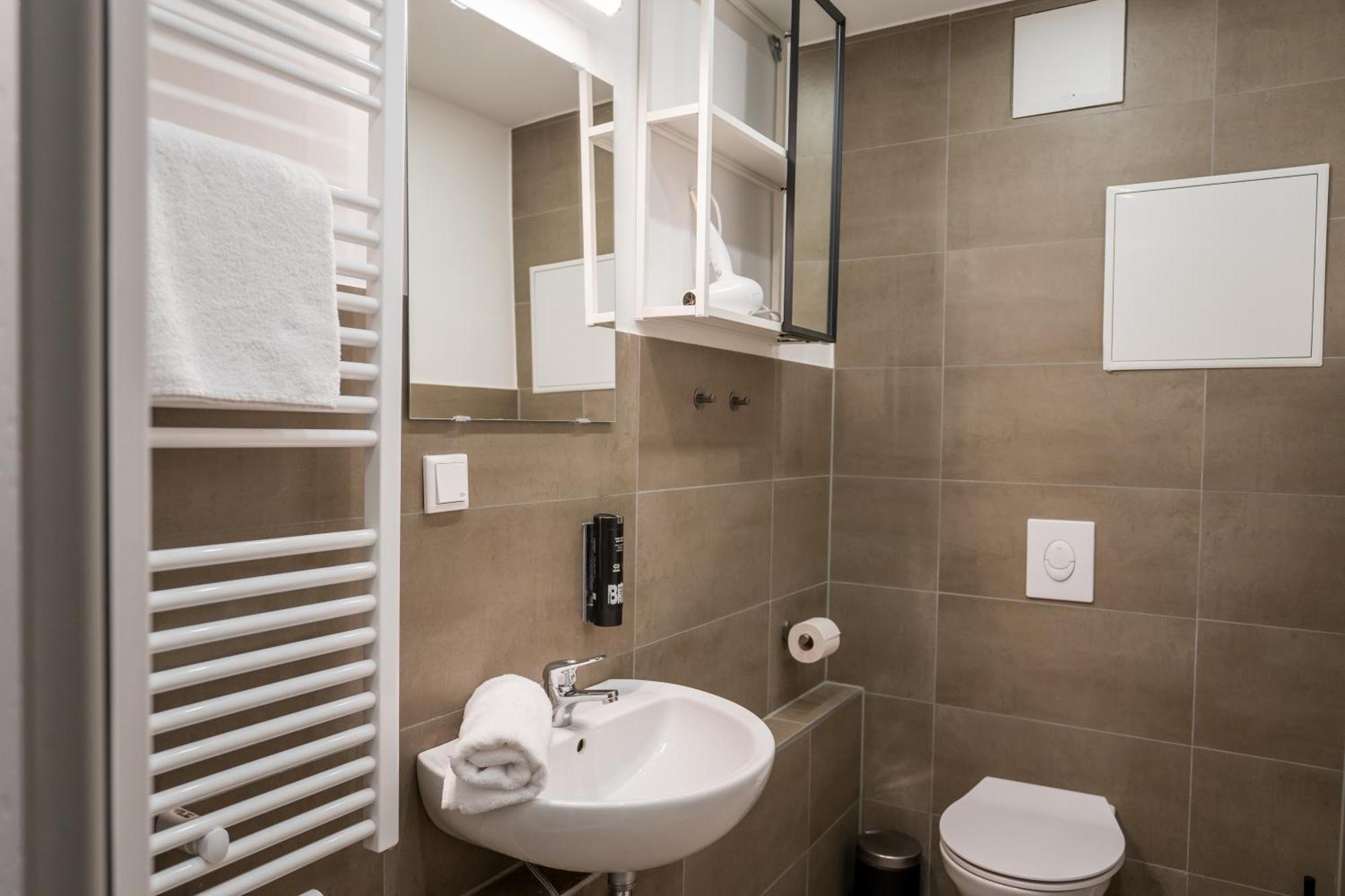 Fantastic 2 Bedroom Apartment Берлин Екстериор снимка
