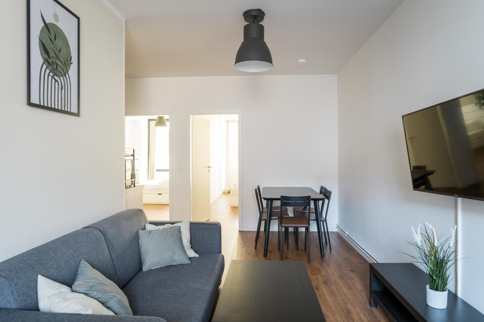Fantastic 2 Bedroom Apartment Берлин Екстериор снимка